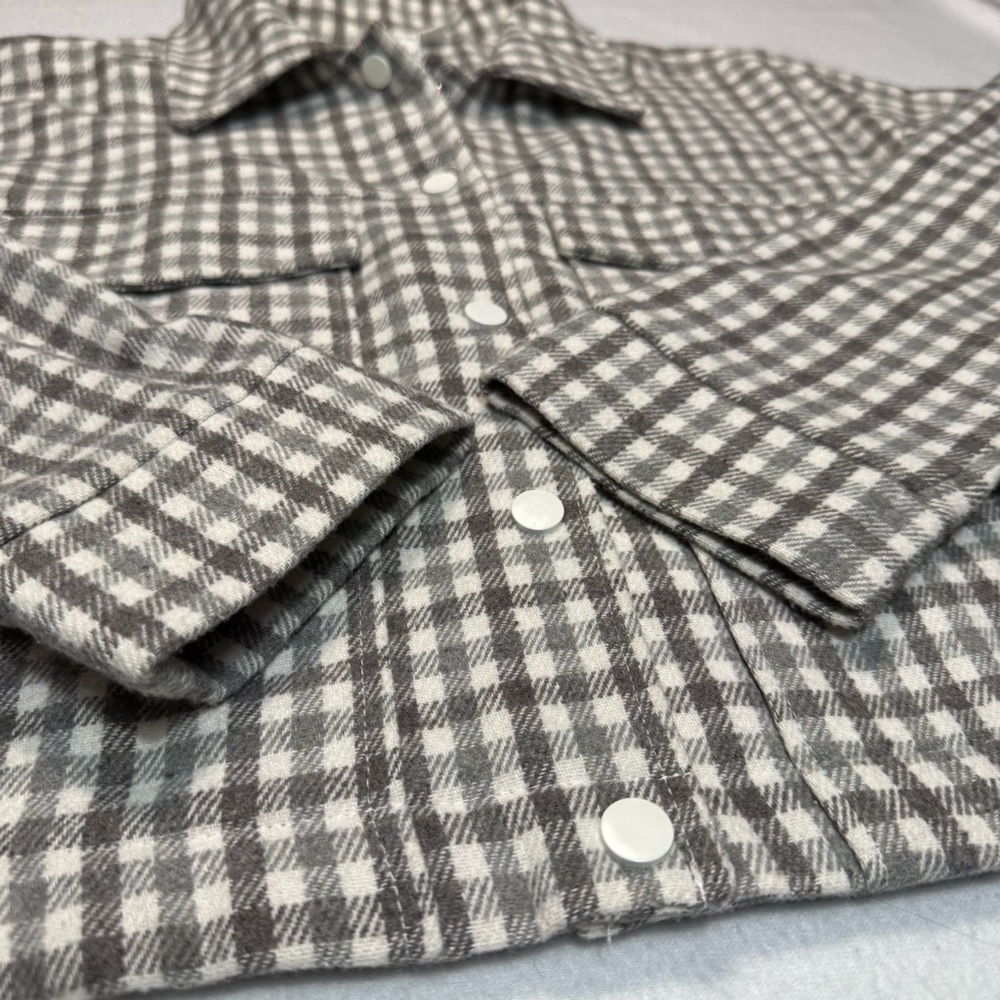 2/$30 Sadie & Sage Gray & White Checkered Cropped Snap Up Jacket Sz. M #2246 - Picture 5 of 7